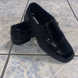 *Worn ONCE* Boys Dress shoes -Size 2